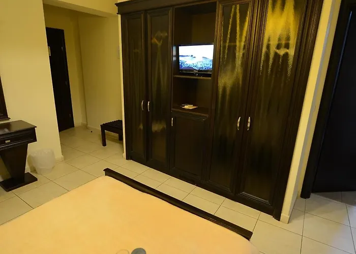 Central Hotel Отель