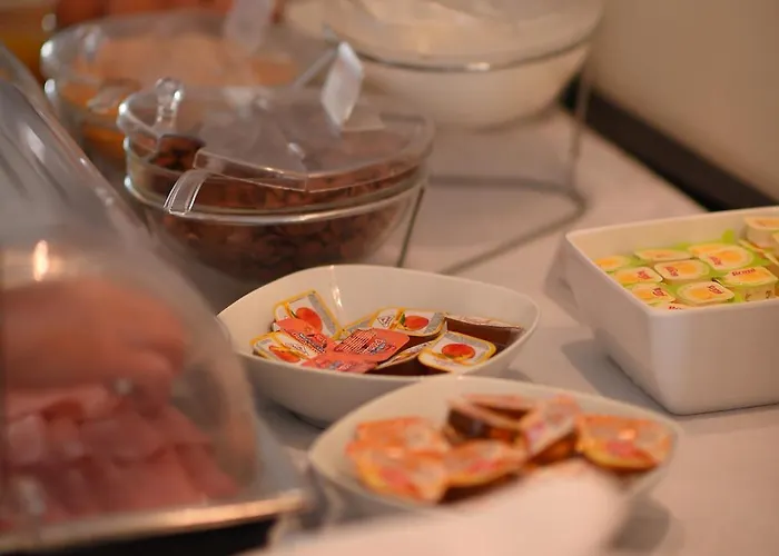 Отель Central Hotel 3*