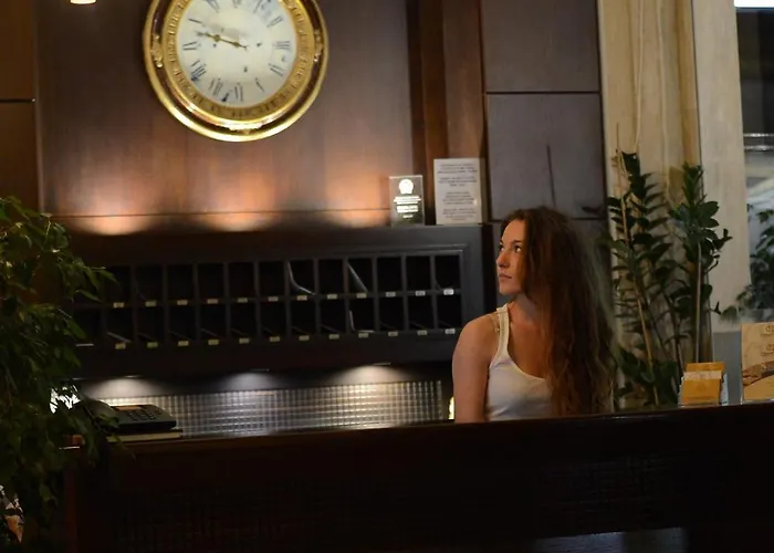 Отель Central Hotel 3*