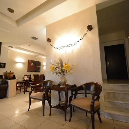 Central Hotel 3*